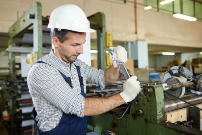 Human Workers Still Performing a Majority of Maintenance Operations