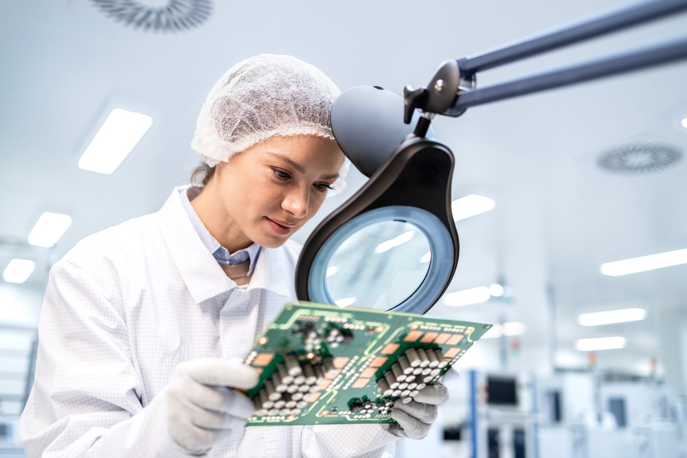 Experienced Technologist Working In Micro Chip Production Industry