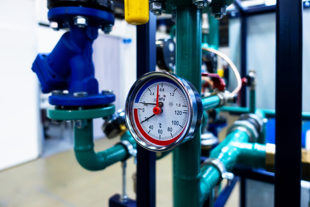 A Pressure Gauge With A Scale For Measuring The Pressure