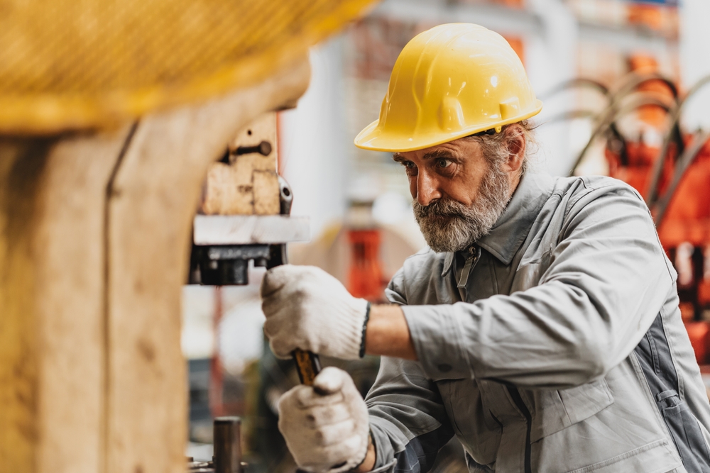 Senior Technician Engineer Machine Service